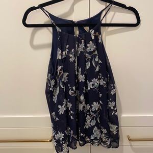 Cute straps silky tank top with bird print.